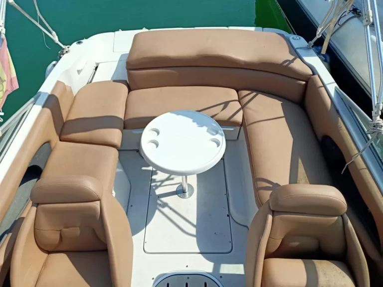 Motorboat rental with or without captain Four Winns Vilanova i la Geltrú