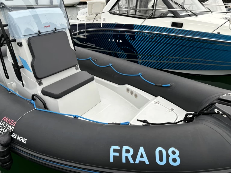 Boat rental Zodiac ZODIAC PRO 6.5 in Brest on Samboat