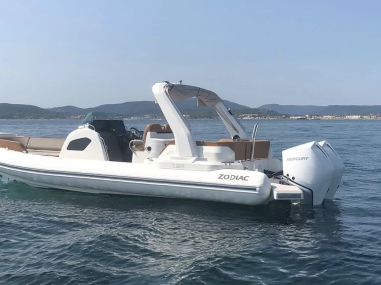 Boat rental Zodiac Medline 9 in Port Grimaud on Samboat