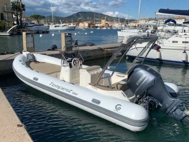Rent a Capelli Tempest 650 Port Grimaud