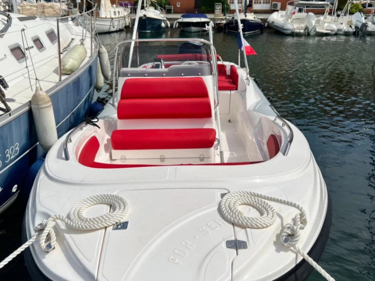 Bareboat Rental RIB Zar with a boat licence