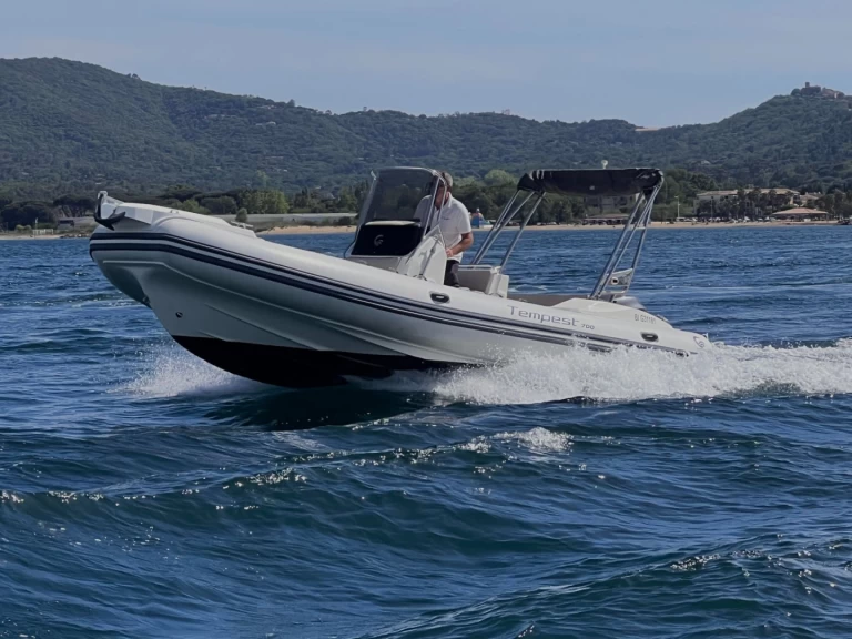 RIB rental in Port Grimaud - Capelli CAPELLI 700 TEMPEST OPEN