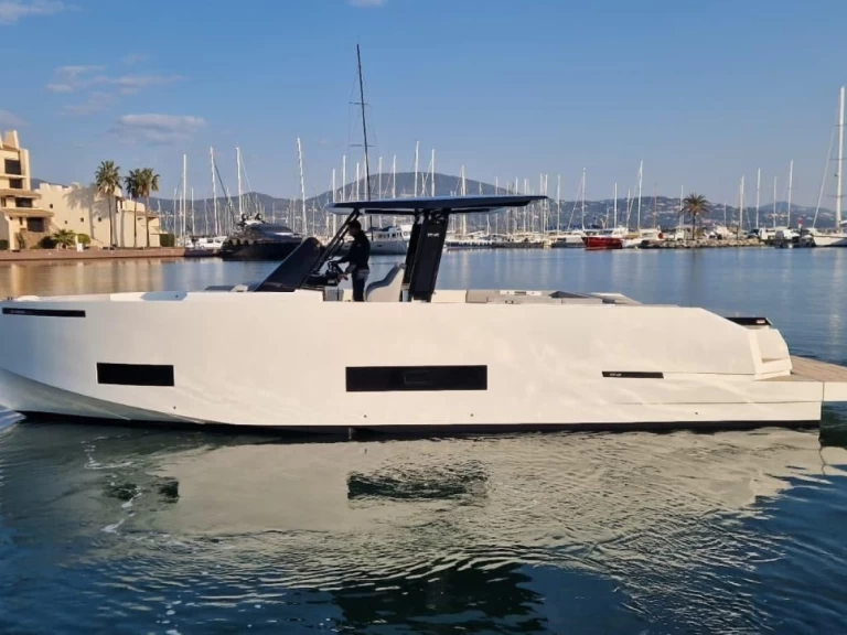 Luxury Yacht rental with or without captain DE ANTONIO Yachts Port Grimaud