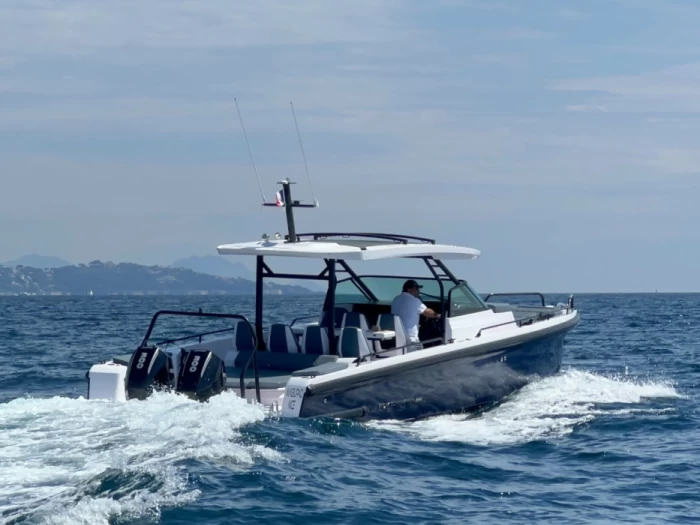 Axopar Axopar 37 Sun-Top in Port Grimaud on SamBoat