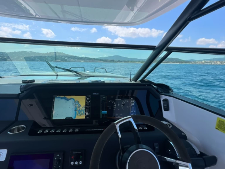 Rent a Axopar Axopar 37 Sun-Top Port Grimaud
