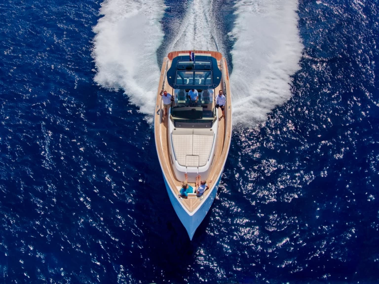 Rent a Pardo Yachts Pardo 43 Port Grimaud