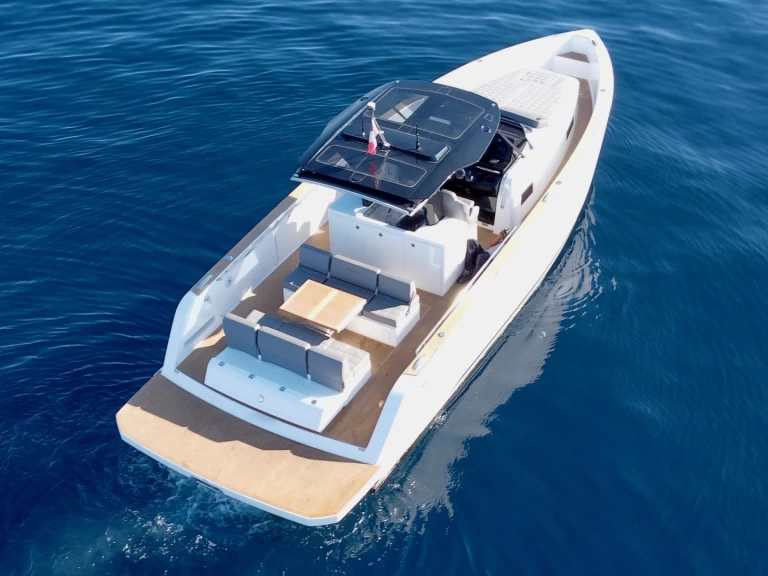 Rent a Pardo Yachts Pardo 38 Saint-Jean-Cap-Ferrat
