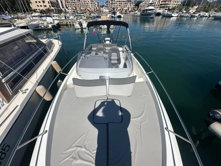 Jeanneau Cap Camarat 7.5 WA Serie 2 charter bareboat or captained in  Cogolin