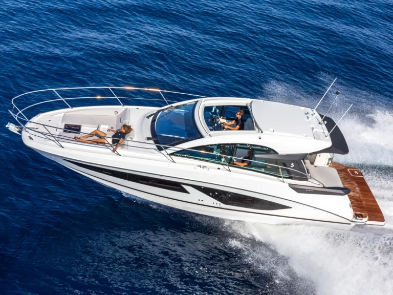 Yacht charter Cogolin cheap Gran Turismo 36