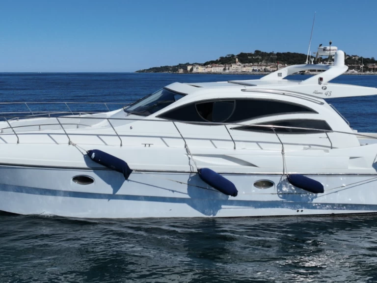 Innovazione e Progetti Alena 48 Hard Top in Port Grimaud on SamBoat