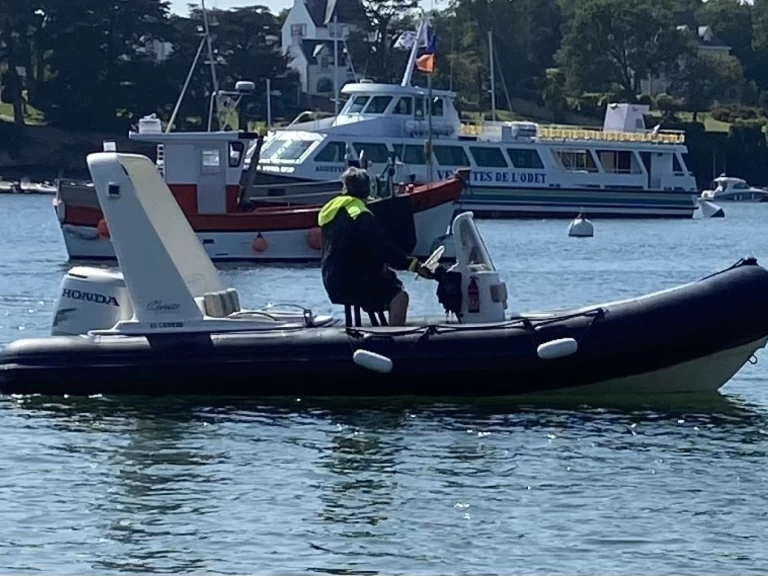 Boat rental Valiant V 620 Sport in Bénodet on Samboat