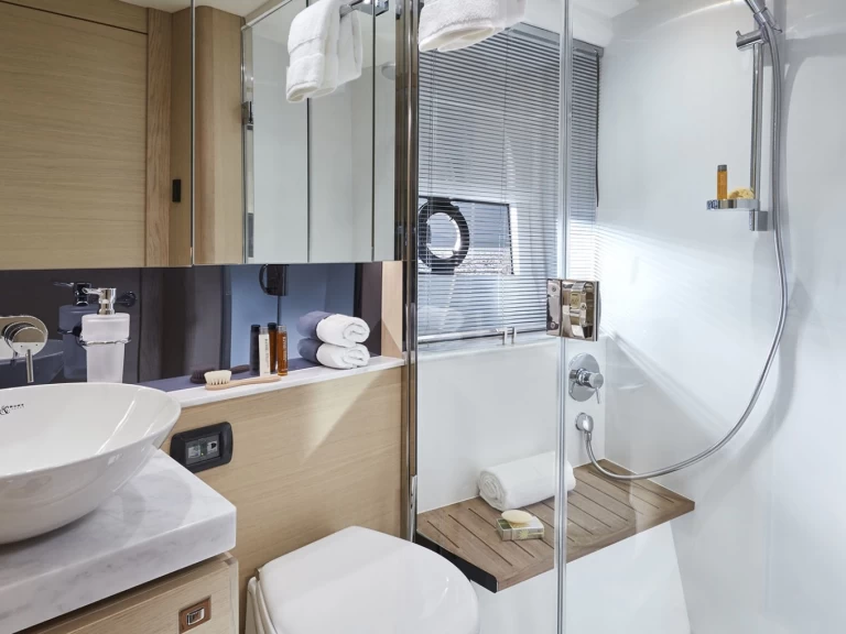 Princess Princess V40 in Port Grimaud on SamBoat