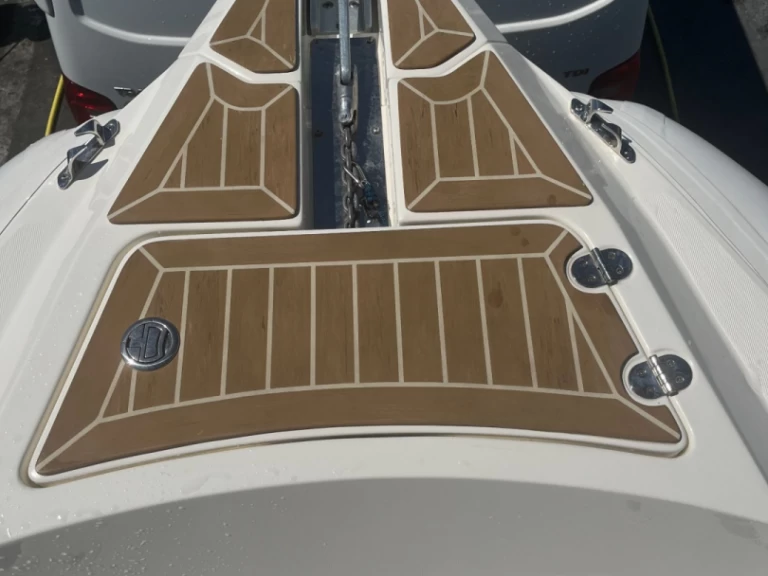 Yacht charter Port Grimaud cheap CAPELLI 700 TEMPEST OPEN
