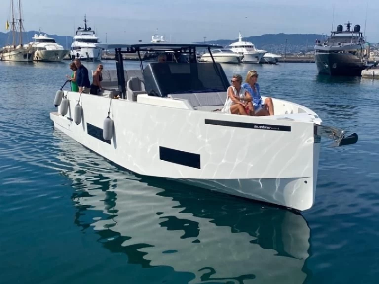 Boat rental DE ANTONIO Yachts De Antonio D42 Open in Port Grimaud on Samboat