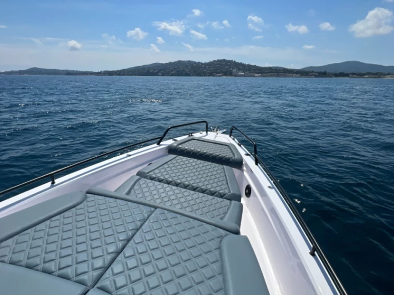 Luxury Yacht for rent Port Grimaud at the best price
