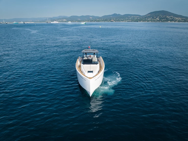 Motorboat for rent Port Grimaud at the best price