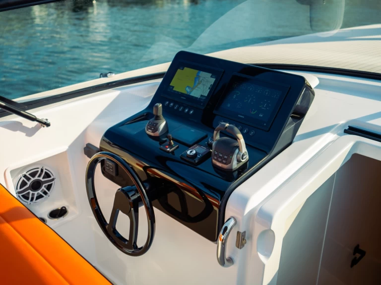 Motorboat rental with or without captain VanDutch Sainte-Maxime