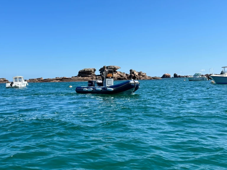 RIB rental with or without captain Vanguard Marine Trégastel