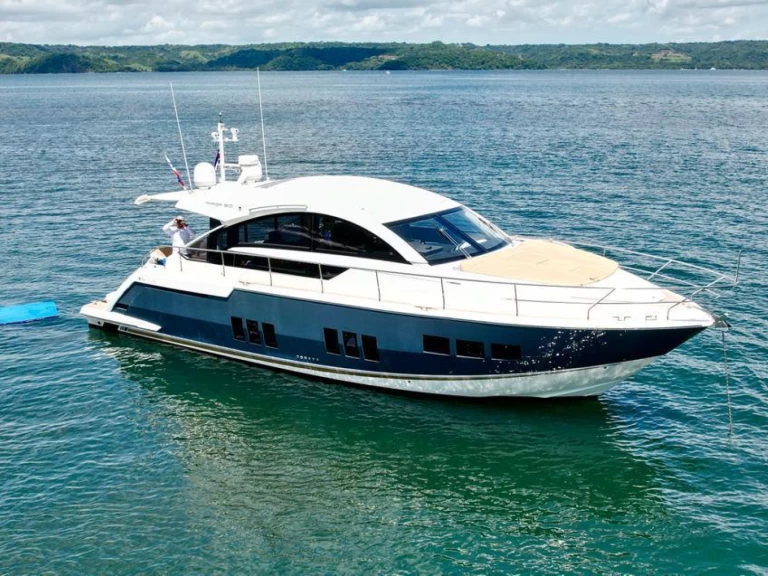 Bareboat Rental Motorboat Fairline with a boat licence