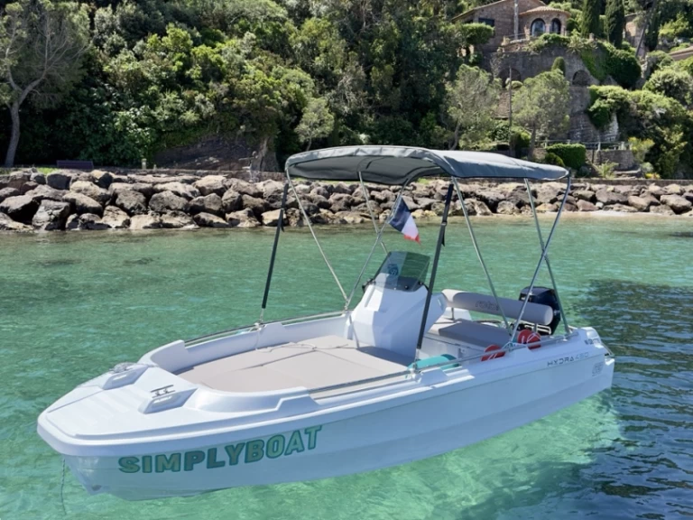 Bareboat Rental Motorboat ROTO with a boat licence