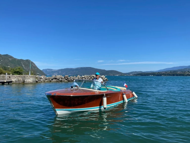 Yacht charter Aix-les-Bains cheap RIVA ARISTON