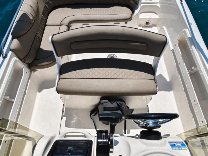 Yacht charter Funtana-Fontane cheap Voyager 640