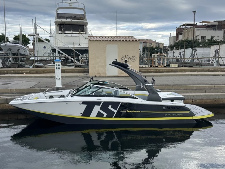 Four Winns TS 222 charter bareboat or captained in  Gruissan