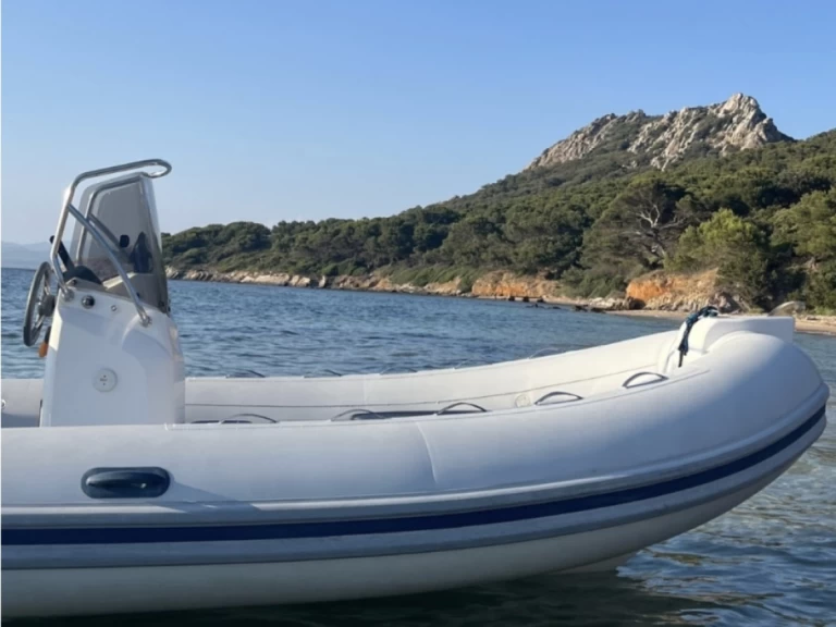 Bareboat Rental RIB Capelli with a boat licence