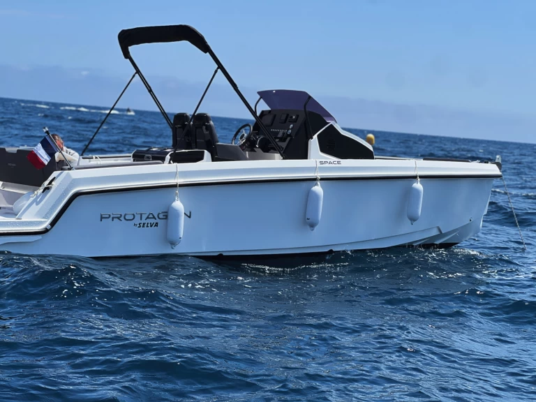 Bareboat Rental Motorboat Poseidon with a boat licence