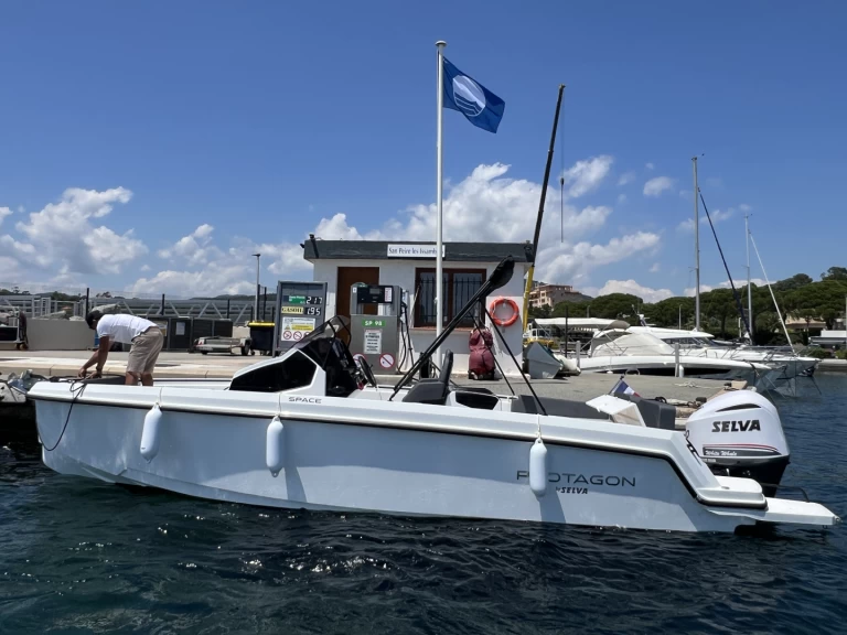 Motorboat for rent Sainte-Maxime at the best price