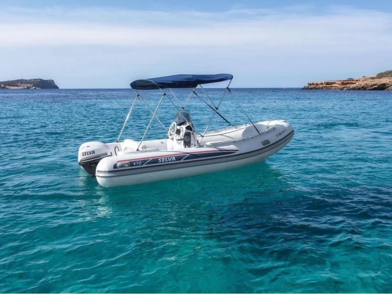 Selva 15 HP in Sant Antoni de Portmany on SamBoat