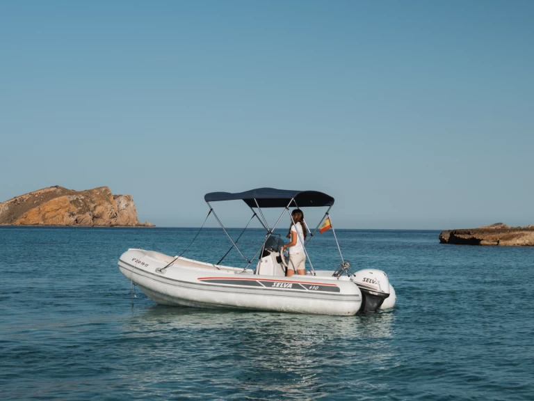 Yacht charter Sant Antoni de Portmany cheap 15 HP