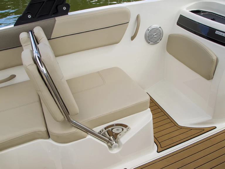 Rent a Bayliner VR6 OB Altea