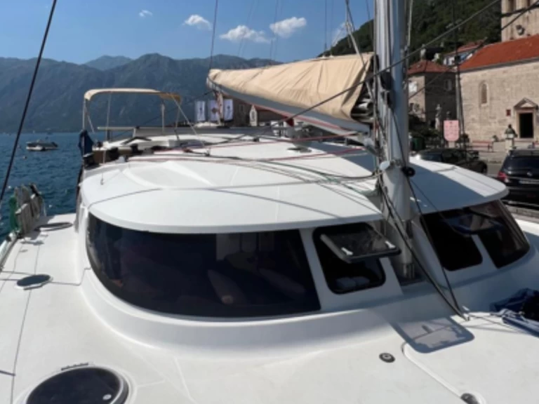 Catamaran rental in Porto Montenegro - Fountaine Pajot Lipari 41