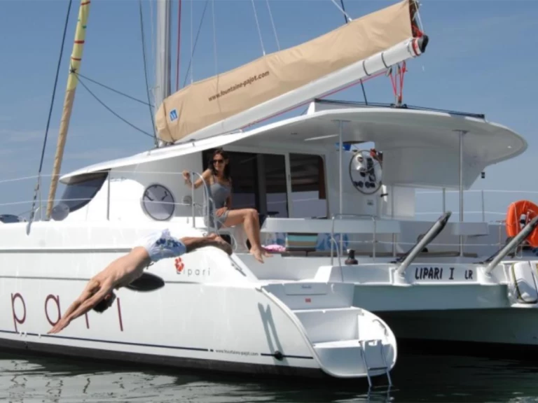 Boat rental Fountaine Pajot Lipari 41 in Porto Montenegro on Samboat