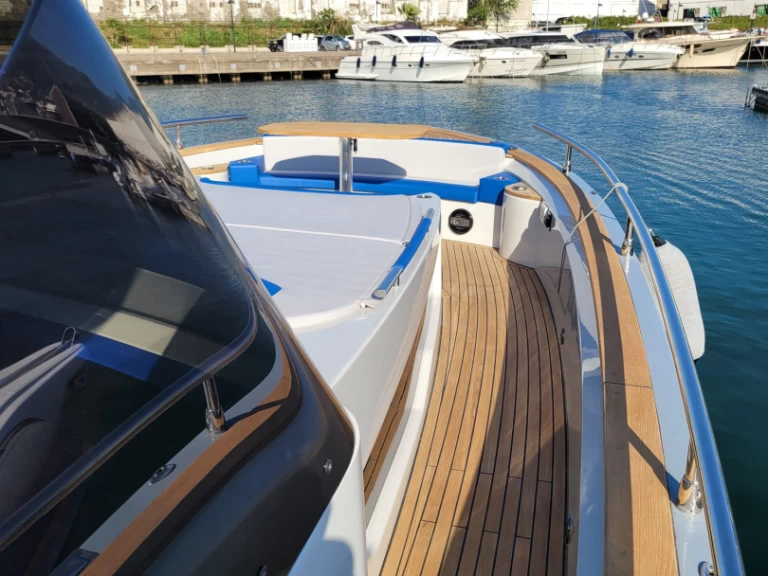 Rent a italyure SPORT 38  Sorrento