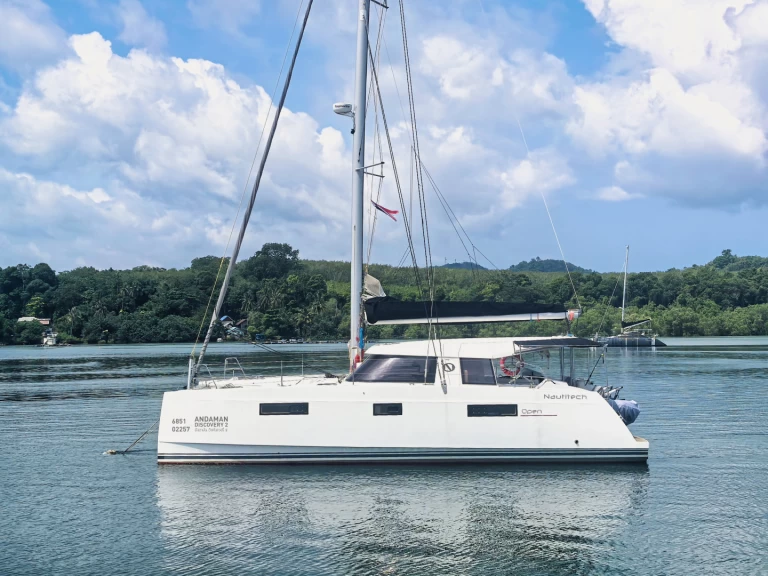 Bareboat Rental Catamaran Nautitech with a boat licence