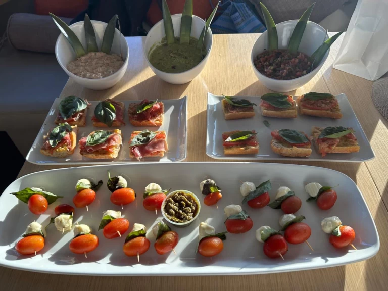 Motorboat for rent Bahía Culebra at the best price