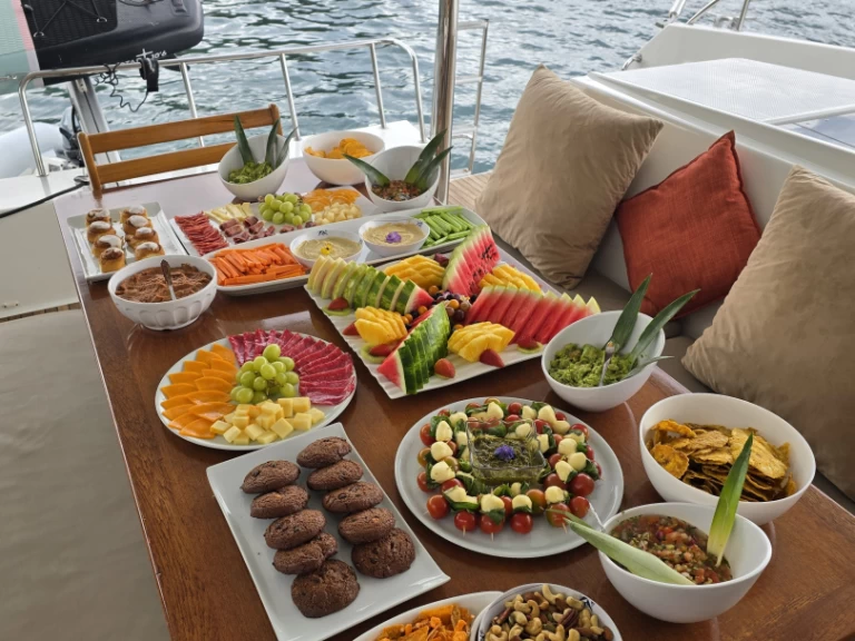 Rent a Fountaine Pajot Helia 44 Bahía Culebra