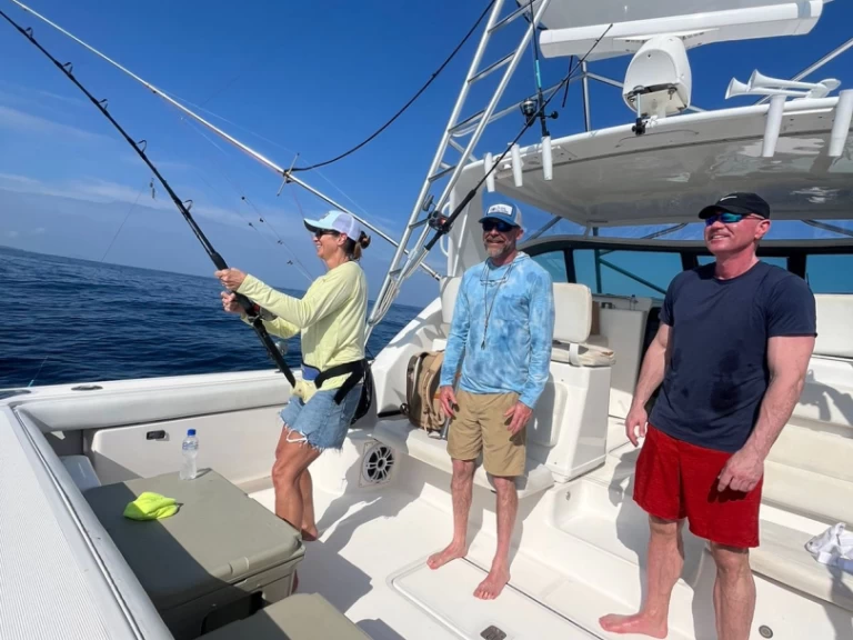 Bareboat Rental Motorboat Tiara with a boat licence