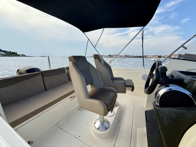Motorboat for rent Poreč at the best price