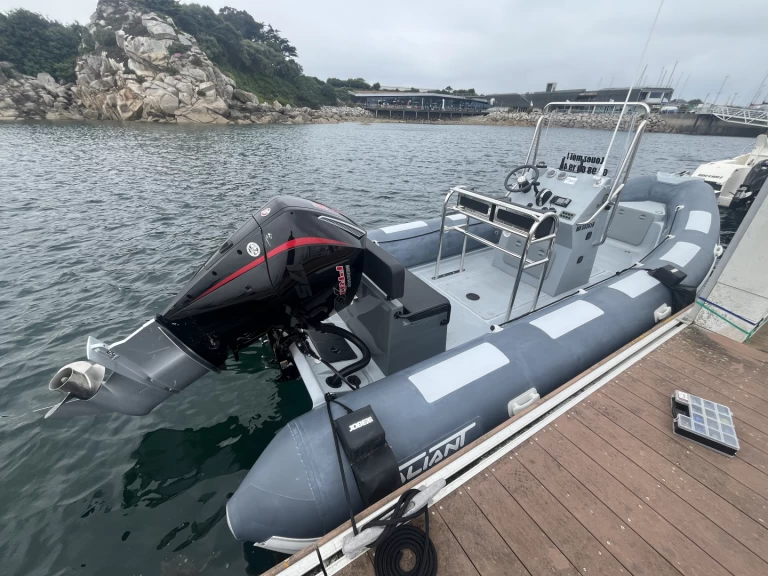 RIB rental with or without captain Valiant Roscoff