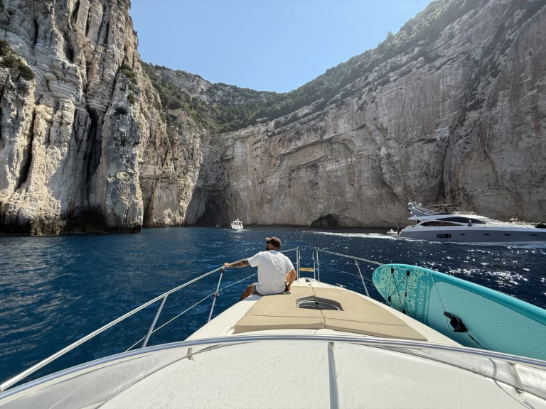 Bareboat Rental Motorboat Gobbi with a boat licence
