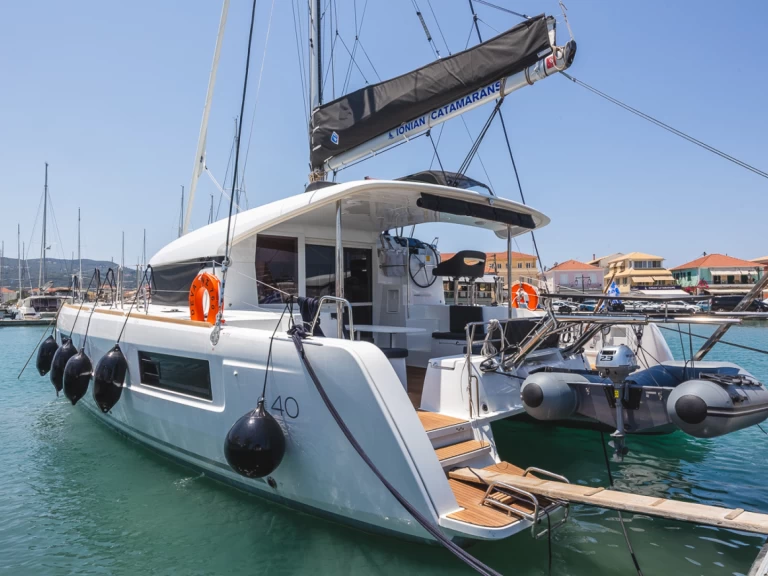 Lagoon Lagoon 40 in Lefkáda on SamBoat