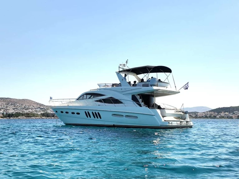 Luxury Yacht for rent Alimos at the best price