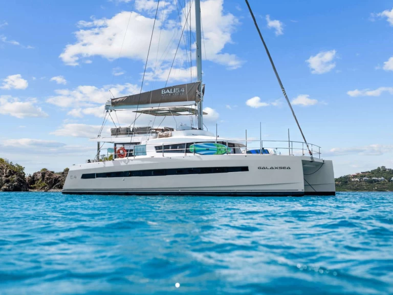Bareboat Rental Luxury Yacht Bali Catamarans with a boat licence