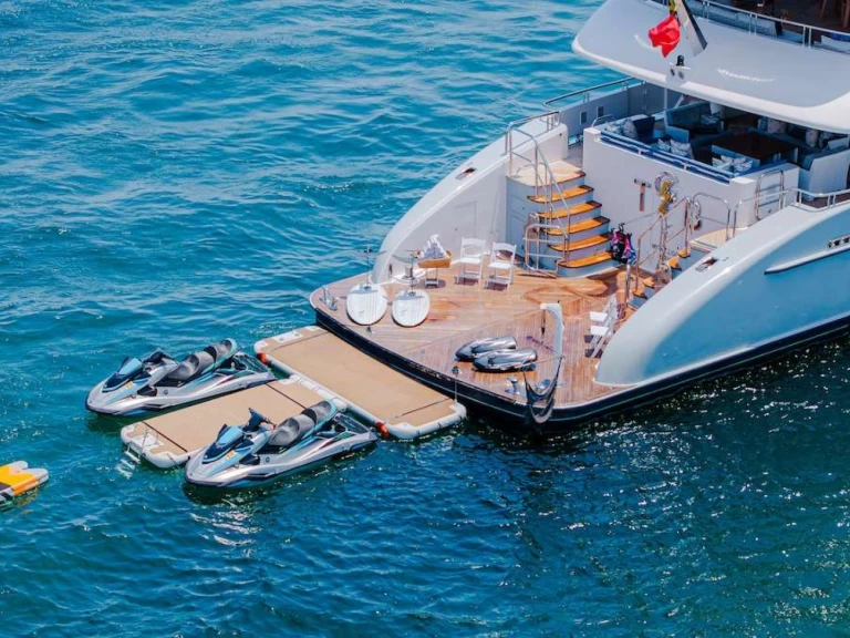 Luxury Yacht rental in Bahamas - Trinity TCB