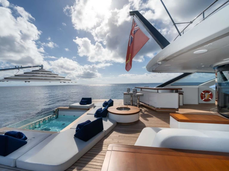Luxury Yacht rental with or without captain Benetti Bahamas