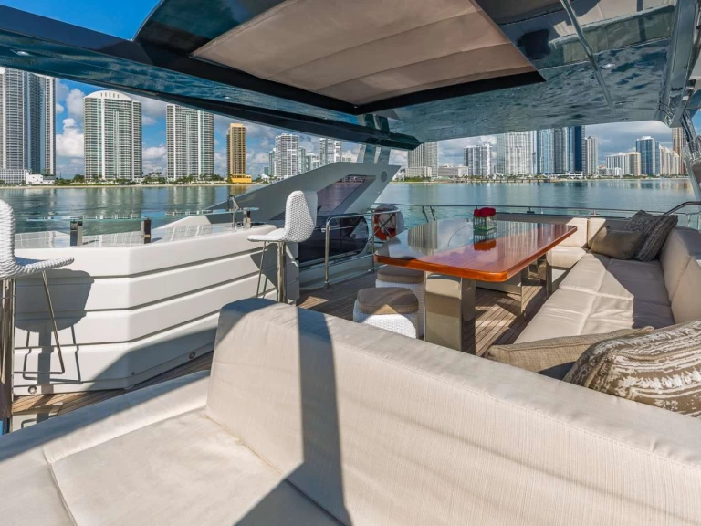 Yacht charter Miami cheap GOLDEN 3