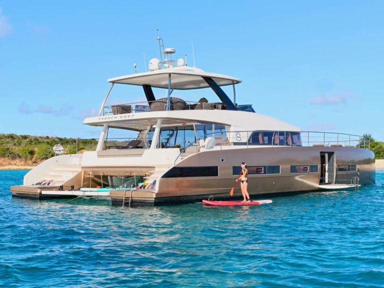 Bareboat Rental Luxury Yacht Lagoon with a boat licence